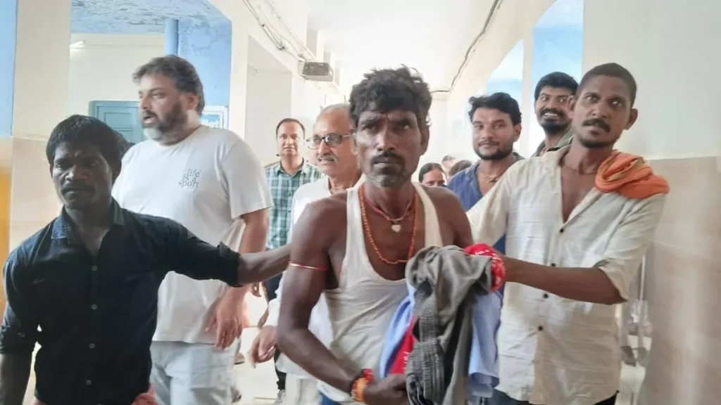 Bihar Man: मृत समझ कर ले जा रहे थे पोस्टमॉर्टम के लिए, अचानक जिंदा हो उठा शख्स; लोग रह गए हैरान 6 23 09 2024 Bihar Sareef News 23802636