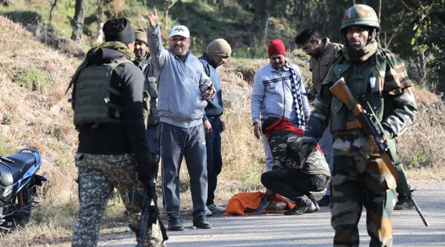 Pahalgam Attack - 35 साल बाद फूटा कश्मीर का गुस्सा: आतंकियों के खिलाफ सड़क पर उतरा पूरा शहर! 6 Pahalgram Attack In Kashmir