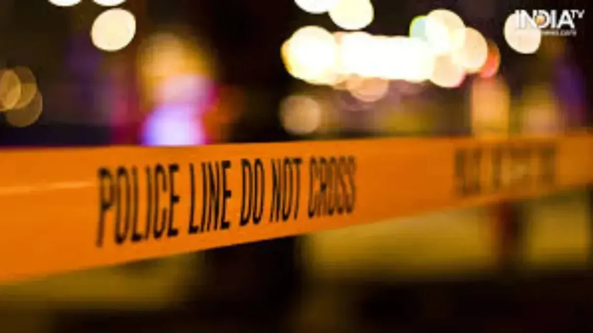 Ranchi : के धुर्वा थाना क्षेत्र में सोमवार सुबह दो युवकों की लाश मिली, जिनकी बेरहमी से गला रेत कर हत्या की गई थी। पुलिस ने जांच शुरू कर दी है, पहचान अभी नहीं हो पाई है।