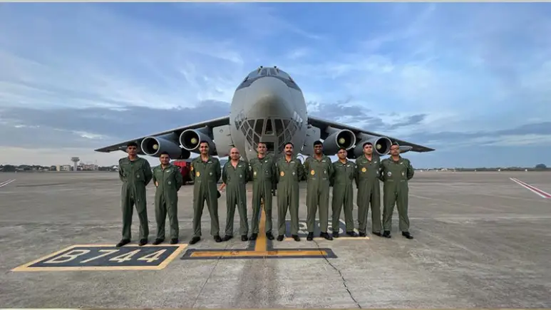 भारत की Air Force का प्रदर्शन: गंगा एक्सप्रेसवे पर फाइटर जेट्स की गरज से कांपा आसमान 6 Ua0Khg8S Fighter Gets 625X300 02 May 25 1