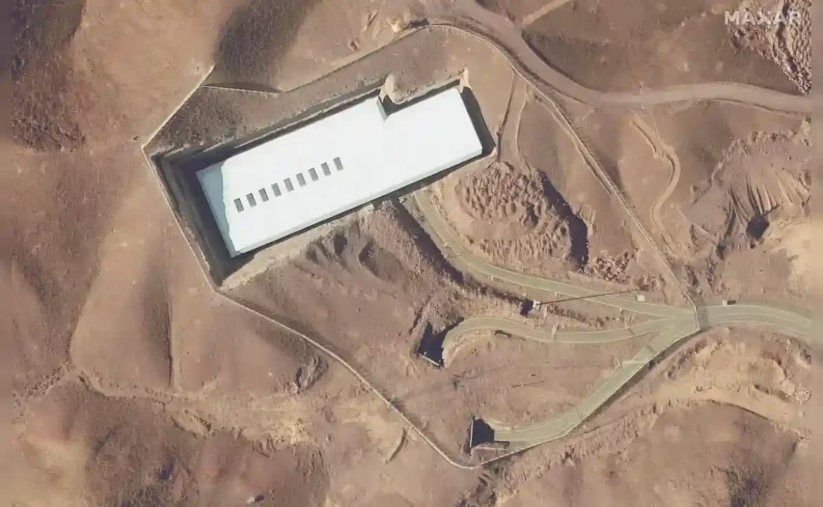 iran-israel के परमाणु ठिकानों और सैन्य कमांडरों पर जबरदस्त हमला किया, जिसमें 78 की मौत हुई। जानिए ऑपरेशन राइजिंग लॉयन और ट्रू प्रॉमिस 3 की पूरी कहानी, ईरान का कड़ा जवाब और अमेरिका की भूमिका।