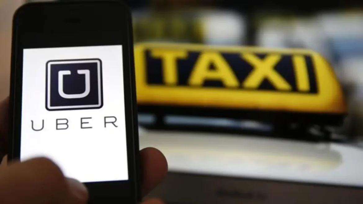 Lady Pilot Molested in Uber Ride,Mumbai में एक Uber Ride के दौरान महिला पायलट के साथ हुई छेड़छाड़। ड्राइवर ने नहीं की कोई मदद, दो अजनबी यात्रियों ने की बदसलूकी। तीन पर केस दर्ज, दो आरोपी अब भी फरार।