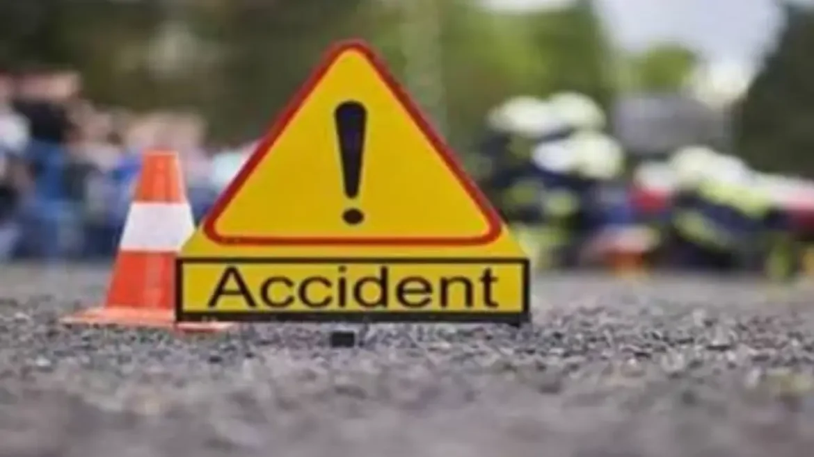 Jammu-kashmir में बड़ा हादसा: रामबन में अमरनाथ यात्रा के दौरान चार बसों की टक्कर में 36 श्रद्धालु घायल हो गए। हादसा चंदरकोट लंगर स्थल के पास हुआ, घायलों को अस्पताल में भर्ती कराया गया और वैकल्पिक वाहनों से यात्रा आगे बढ़ाई गई।