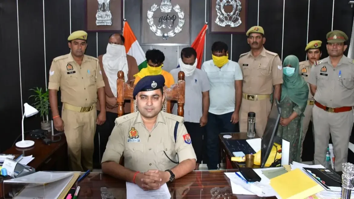 Bareilly में बड़ा खुलासा: उत्तर प्रदेश पुलिस ने बरेली में धर्मांतरण गिरोह का पर्दाफाश किया। 13 राज्यों और 30 जिलों तक फैले नेटवर्क में मुस्लिम लड़कियों से शादी का लालच देकर युवकों को फंसाया जाता था। मौलवी समेत चार आरोपी गिरफ्तार।